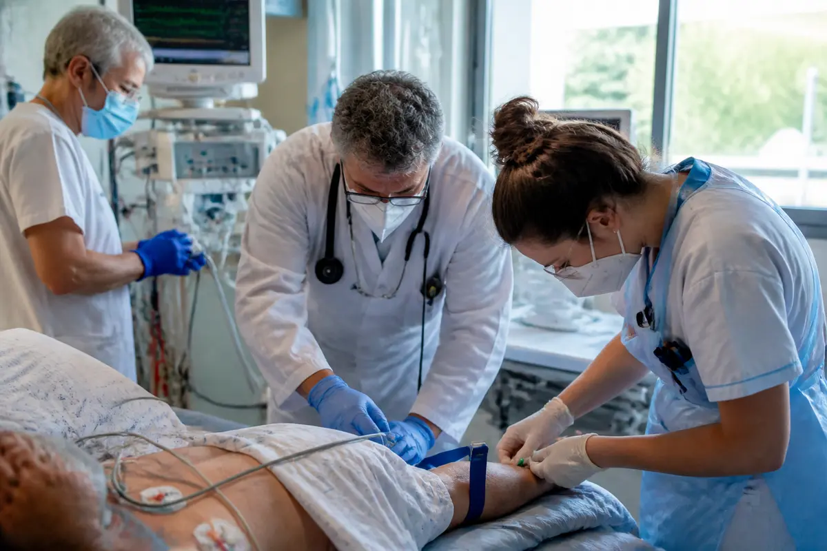 Marqueurs cardiaques élevés : causes, risques et quand s’inquiéter ?